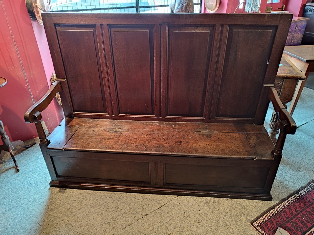 early 18thc oak box settle