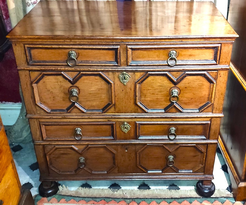 18thc oak chest of drawers