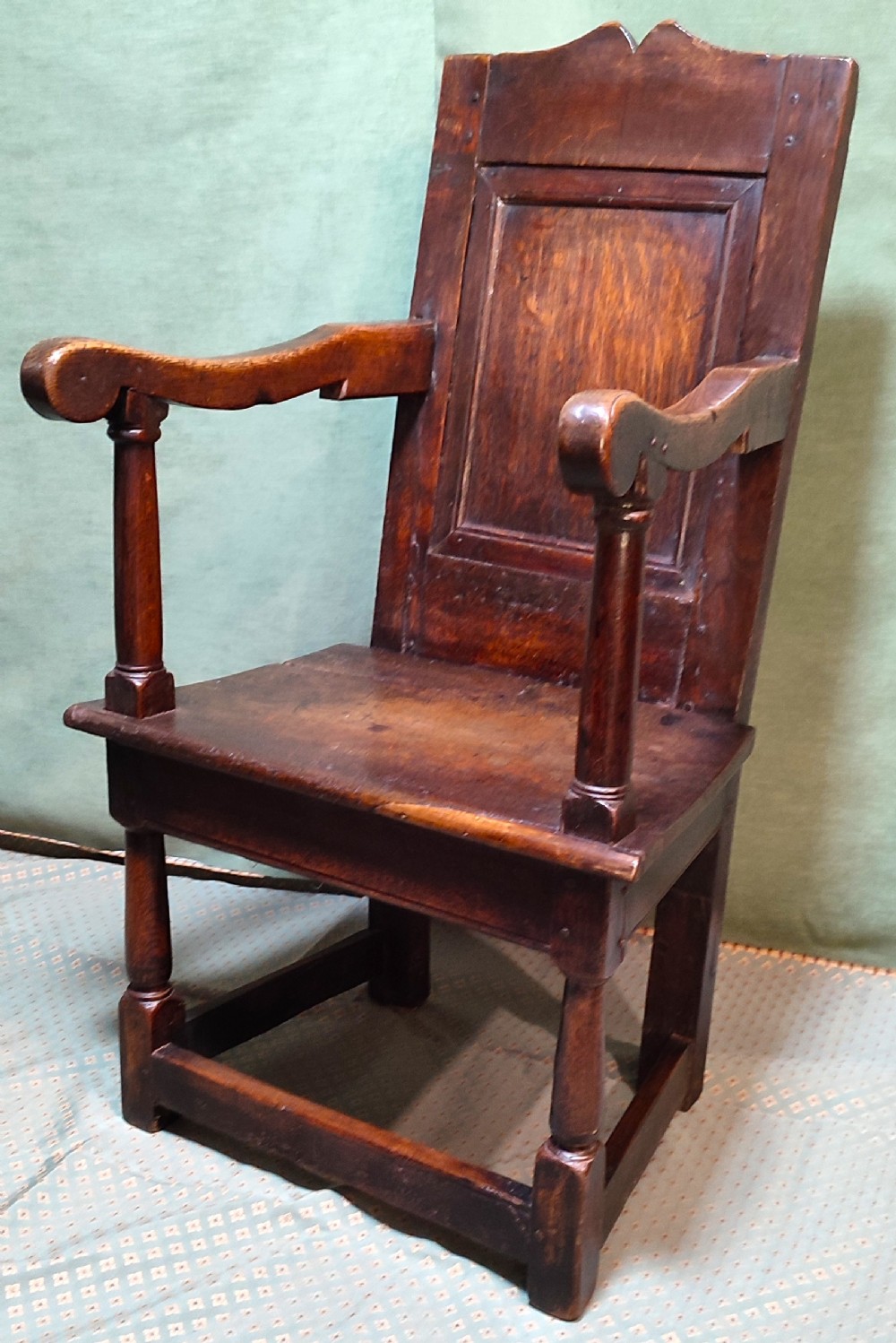 early 18thc oak wainscot chair